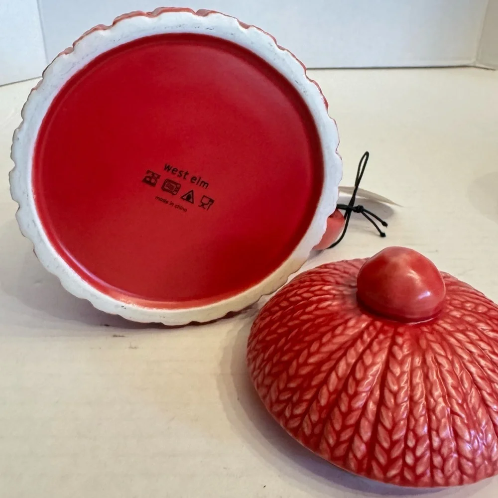 West Elm Red Stoneware Knit Ski Cap Hat Hot Chocolate Mug w/ Lid New w/ Tag Gift